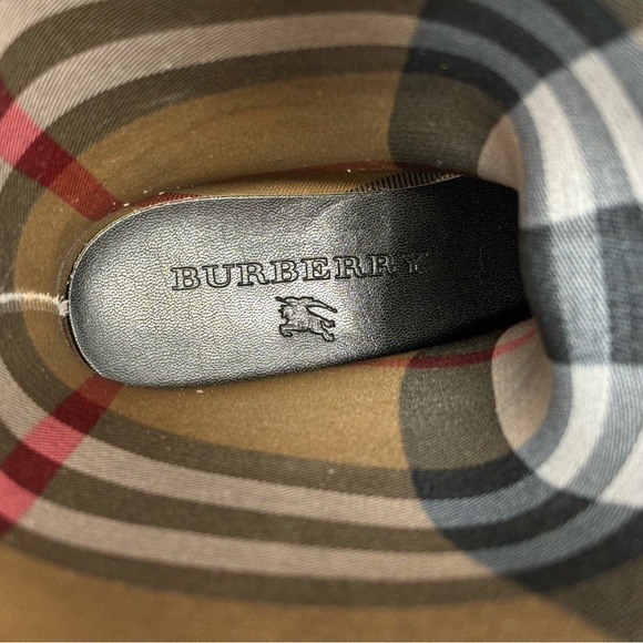 Burberry Black Check Buckle Rain Boots - Iconic Style Meets Functionality - Picture 5 of 7